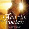 Aan zijn voeten