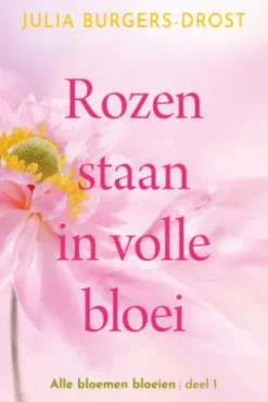 Rozen staan in volle bloei